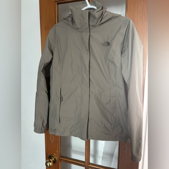 North Face Resolve Shell Jacket - Picture 4 of 7